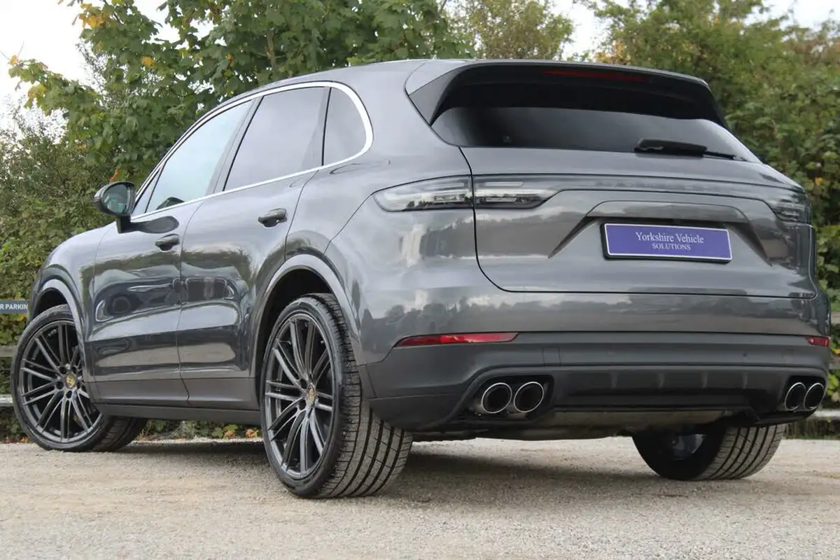 2020-porsche-cayenne-30-v6-station-wagon-big-2