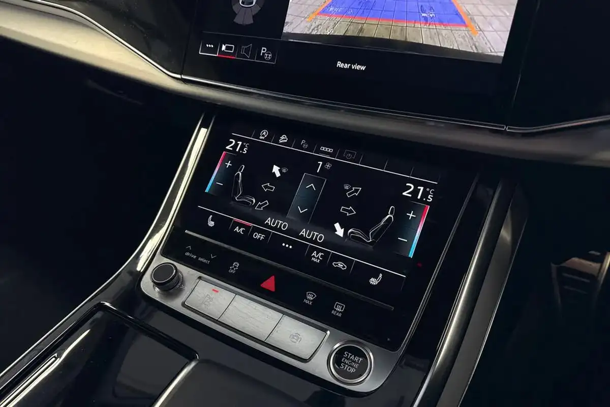 2022-audi-q8-30-55-tfsi-s-line-big-18