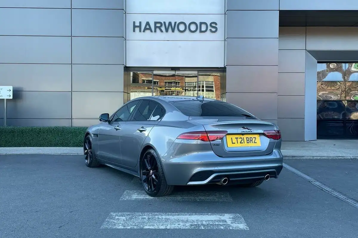 2021-jaguar-xe-20-p250-r-dynamic-black-big-8