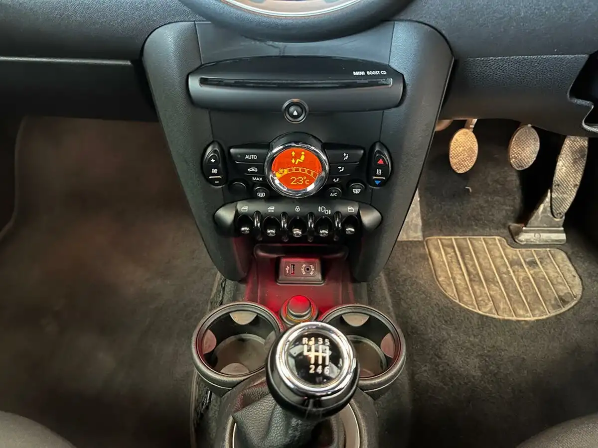 2014-mini-cooper-16-cooper-122bhp-convertible-2d-big-17