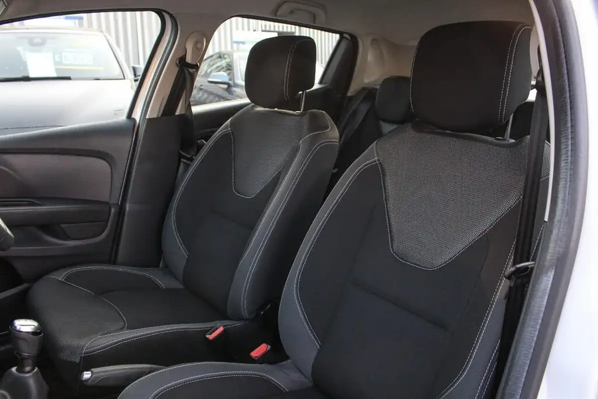 2017-renault-clio-15dci-dynamique-nav-big-18
