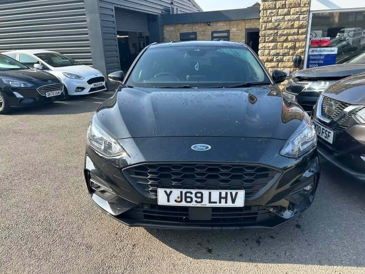2019-ford-focus-10t-st-line-x-hatchback-auto-big-1