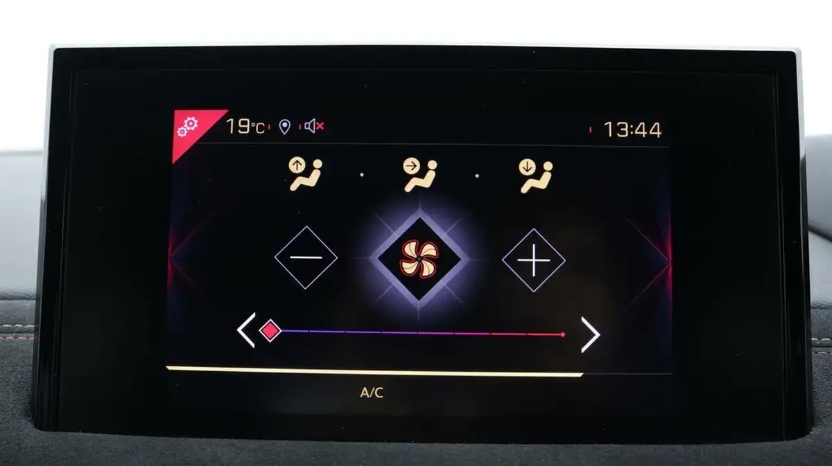 2020-ds-ds-3-crossback-12-puretech-performance-line-100ps-big-11