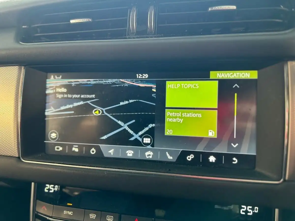 2018-jaguar-xf-20i-portfolio-249ps-sportbrake-5d-1997cc-big-7