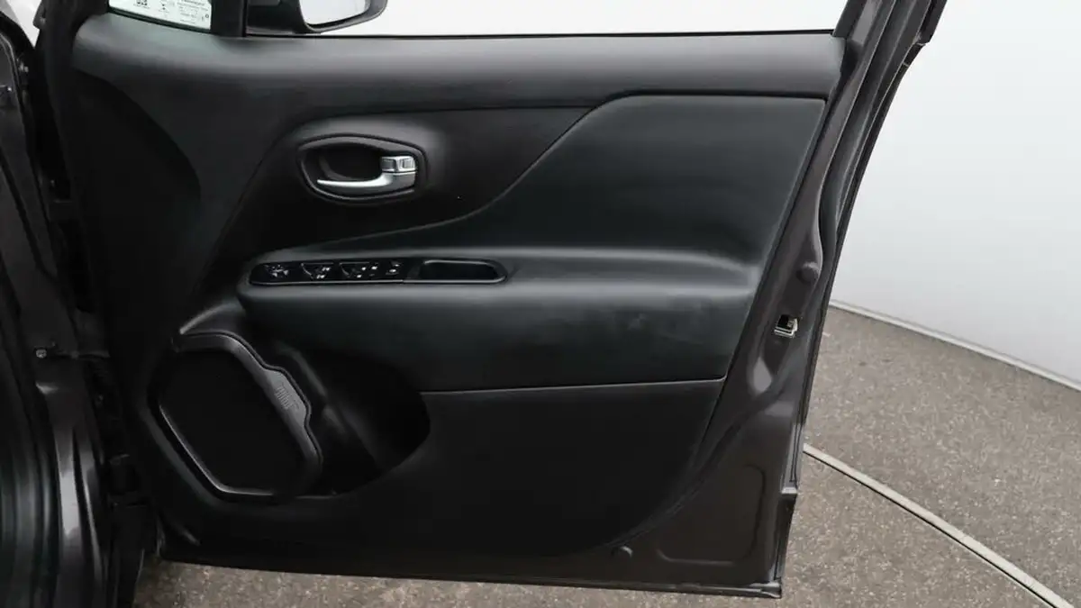 2021-jeep-renegade-13-gse-limited-phev-big-15