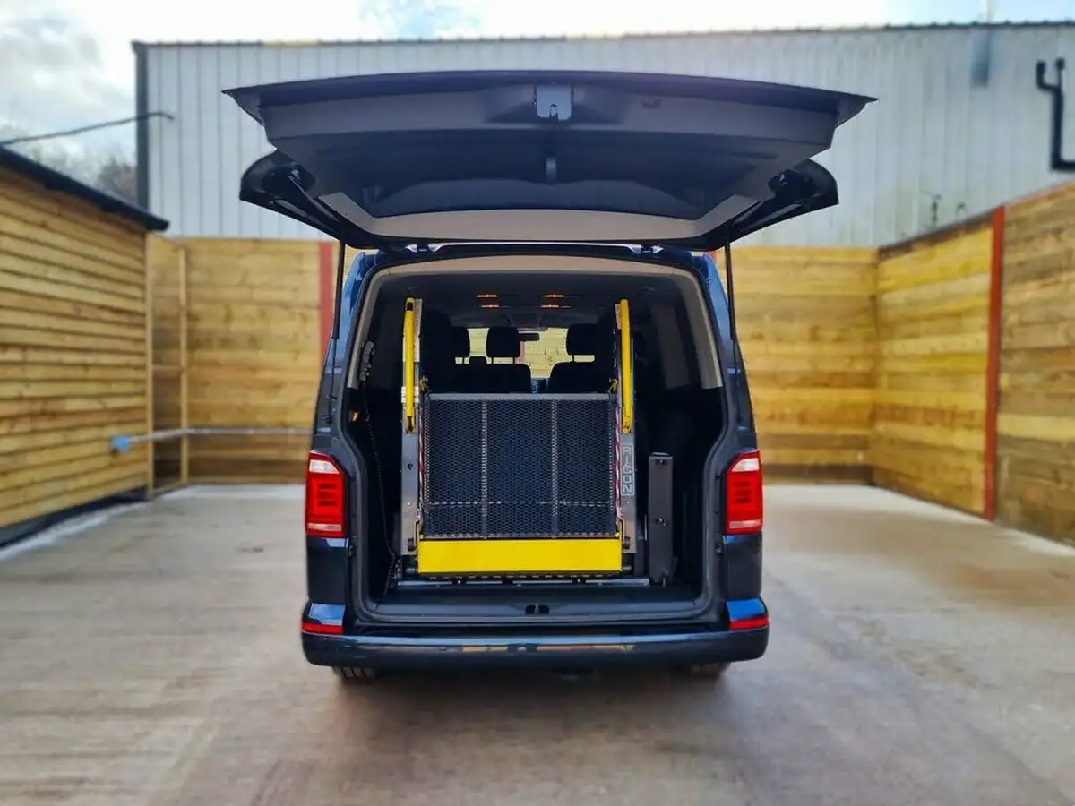 2016-volkswagen-transporter-shuttle-20tdi-t30-bmt-se-150pseu6-swb-dsg-big-14