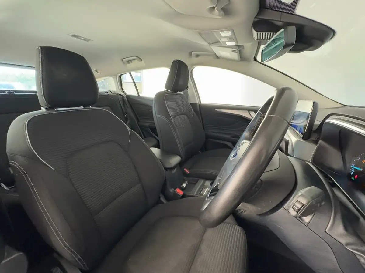 2020-ford-focus-10t-titanium-estate-auto-big-20