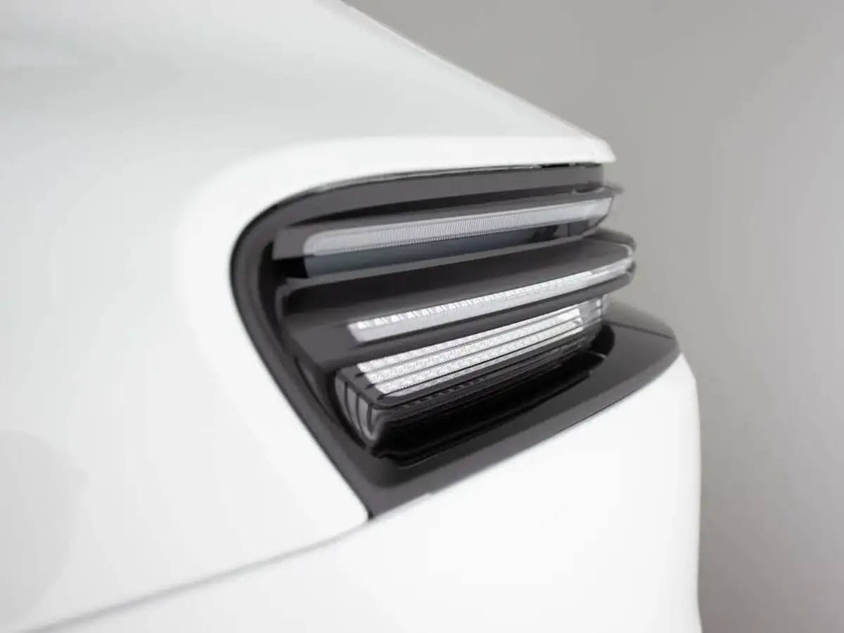 2025-porsche-macan-e-electric-big-22
