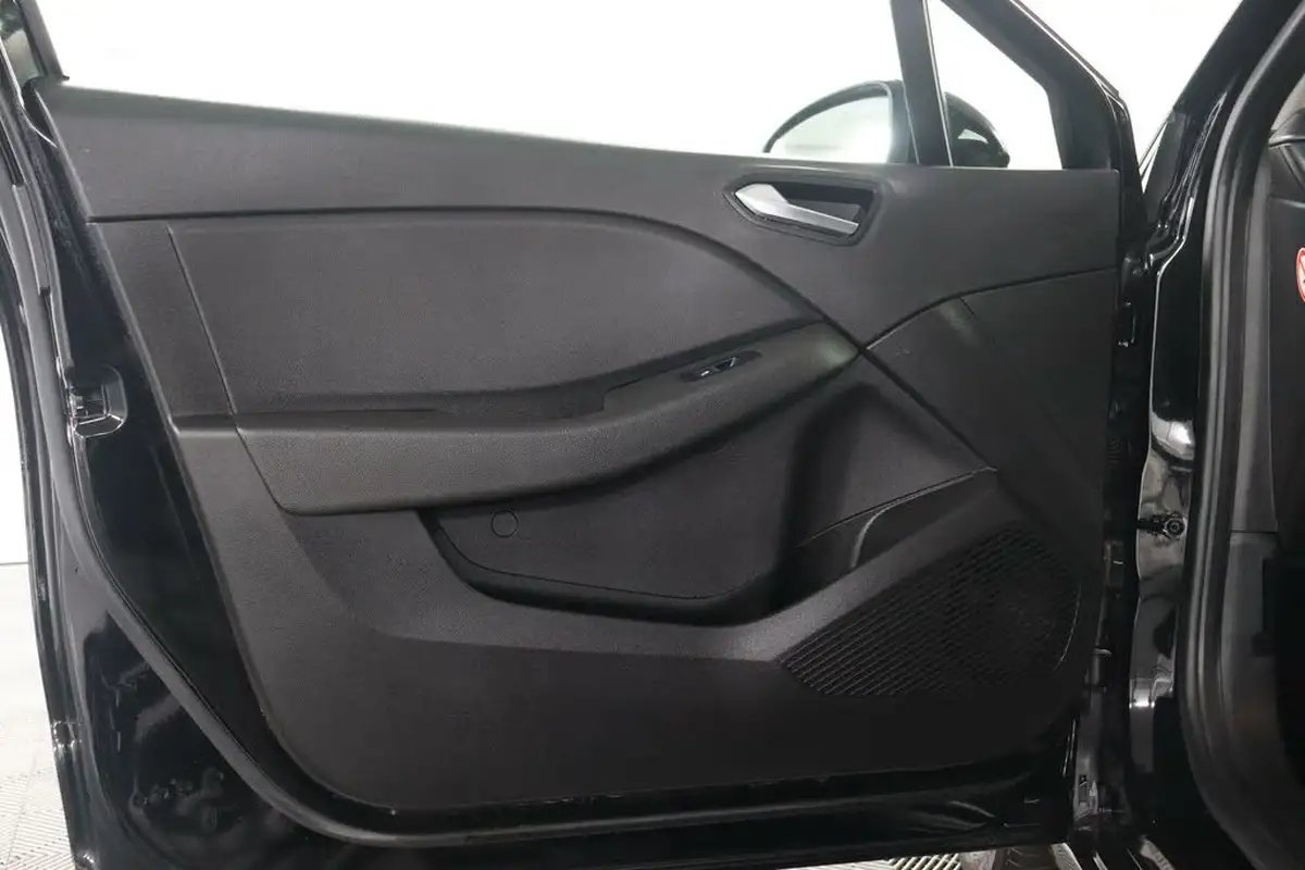 2022-renault-clio-10-tce-iconic-edition-big-39