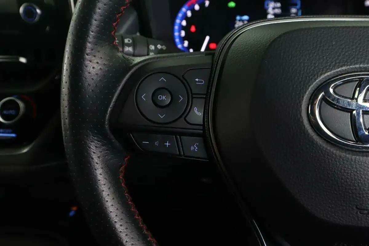 2021-toyota-corolla-18-vvt-i-gr-sport-trk-hatchback-big-30