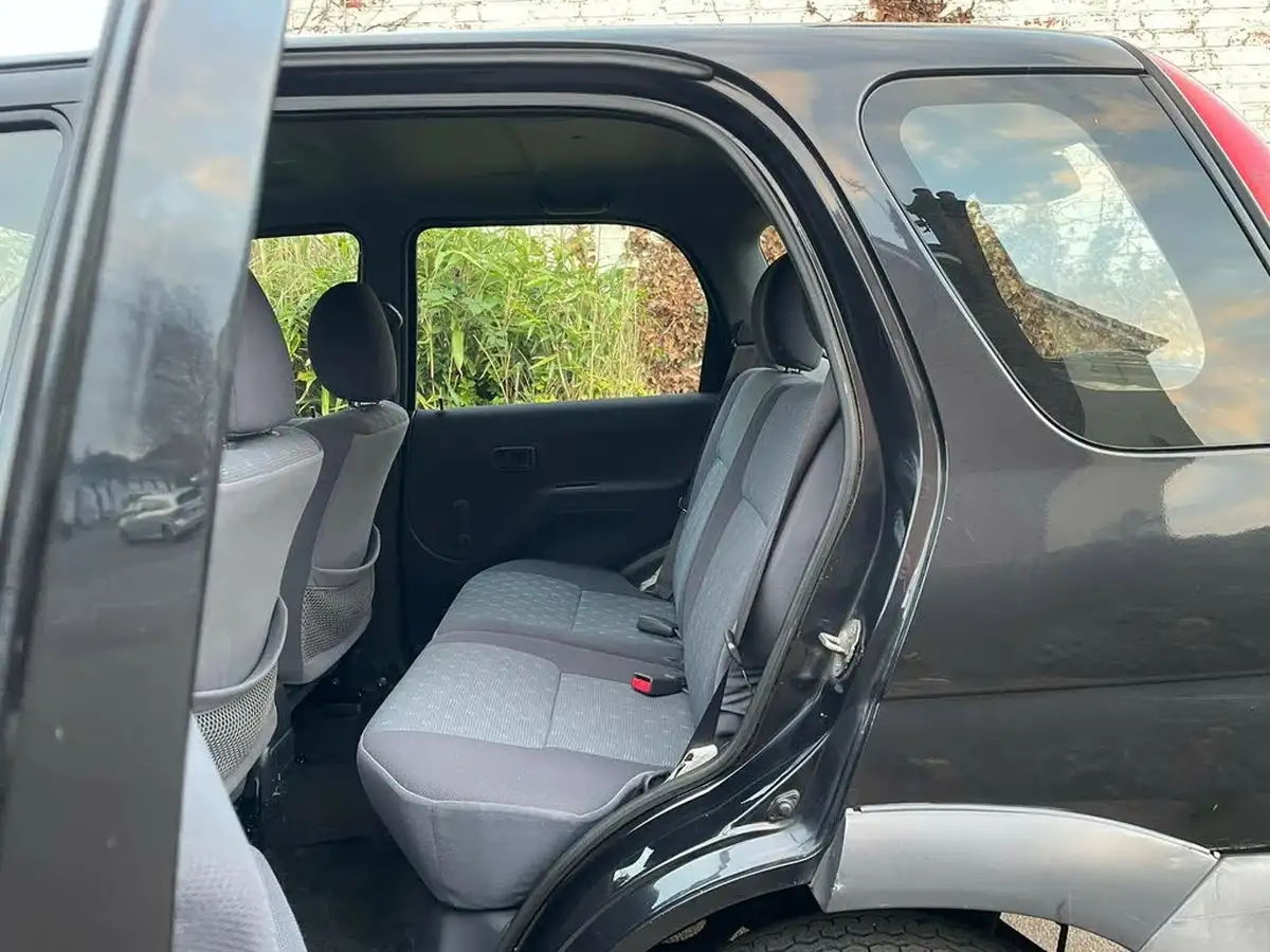 2005-daihatsu-terios-13-tracker-big-25