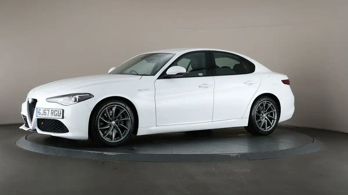 2017-alfa-romeo-giulia-20-veloce-big-34