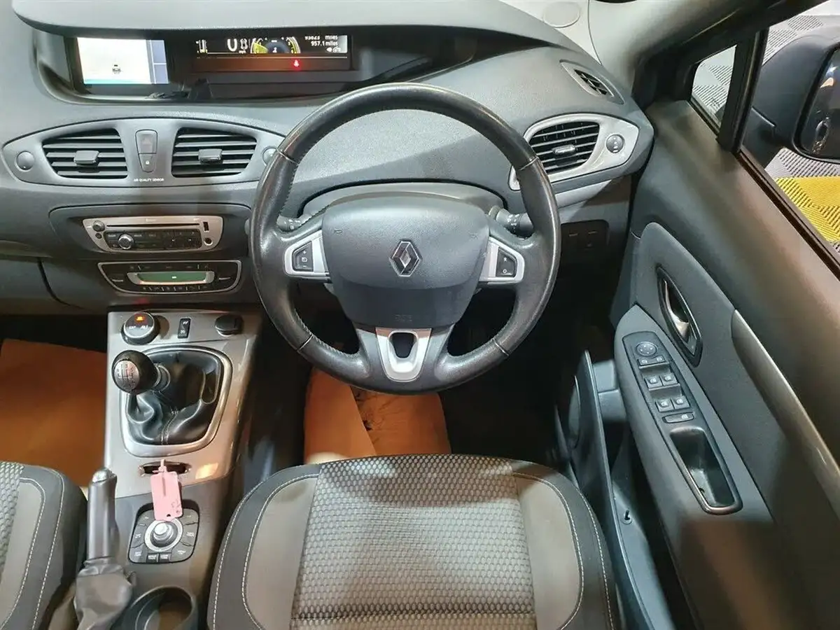 2013-renault-scenic-xmod-15dci-dynamique-tomtom-ss-big-32