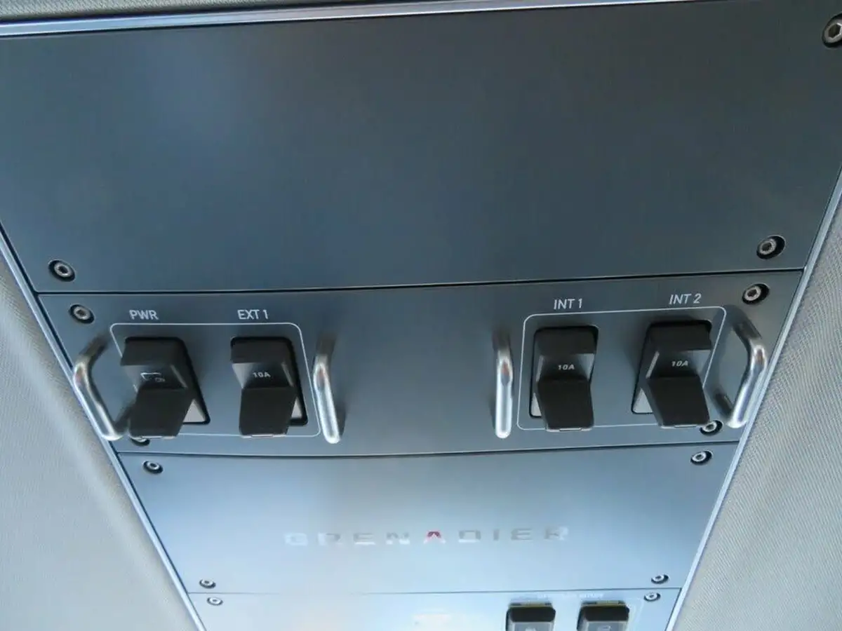 2024-ineos-grenadier-30-286pseu6d2-seat-commercial-panel-van-big-25