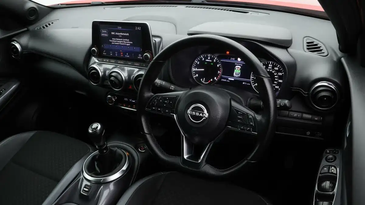2023-nissan-juke-10-dig-t-n-connecta-big-8