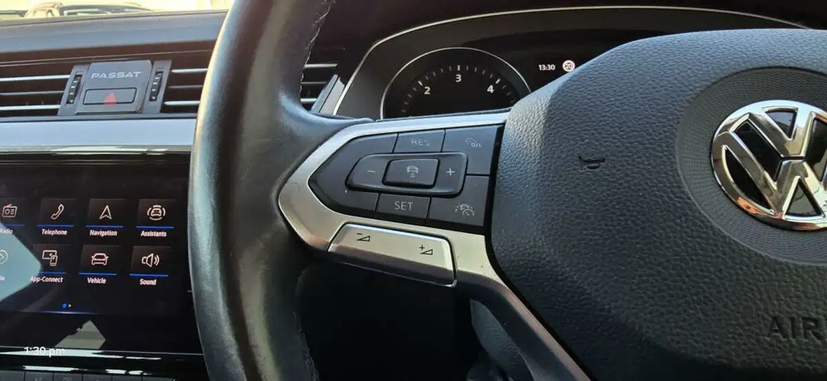 2020-volkswagen-passat-20tdi-se-nav-150ps-estate-5d-big-35