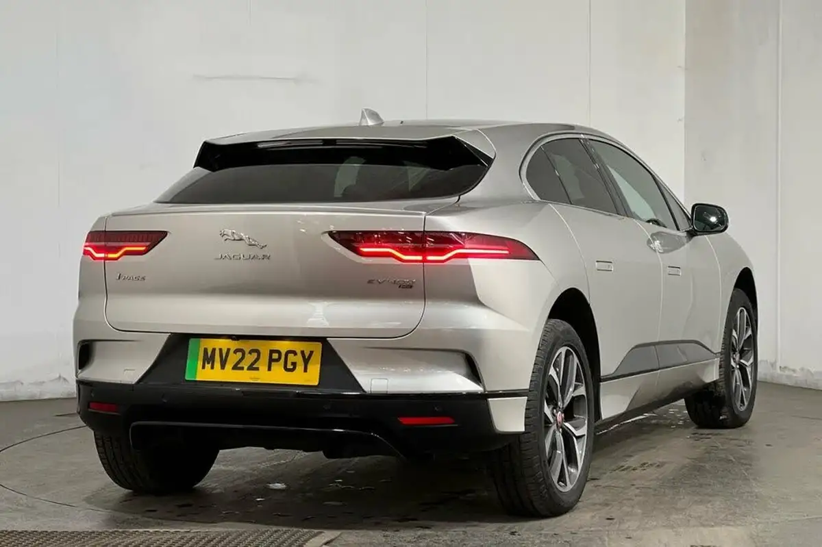 2022-jaguar-i-pace-ev400-hse-big-23