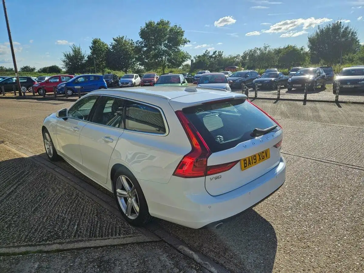 2019-volvo-v90-20td-d4-momentum-plus-big-28