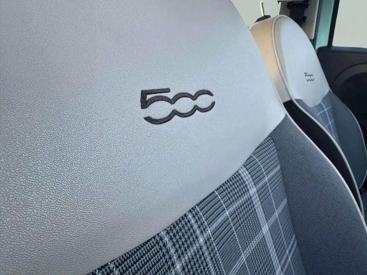 2015-fiat-500-12-lounge-ss-big-15