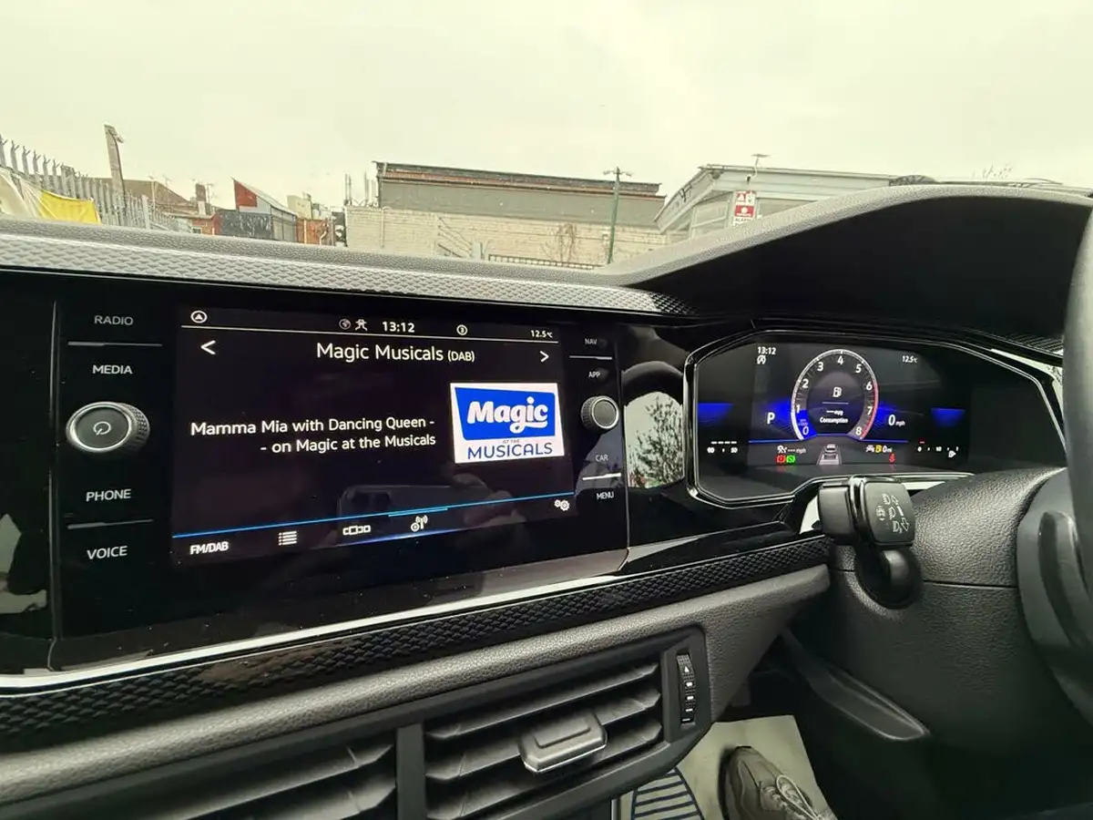 2023-volkswagen-polo-10-tsi-life-dsg-big-2