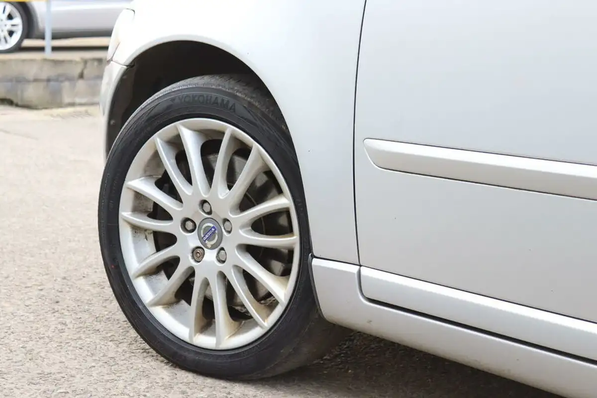 2010-volvo-v50-16td-drive-se-lux-115bhp-big-26