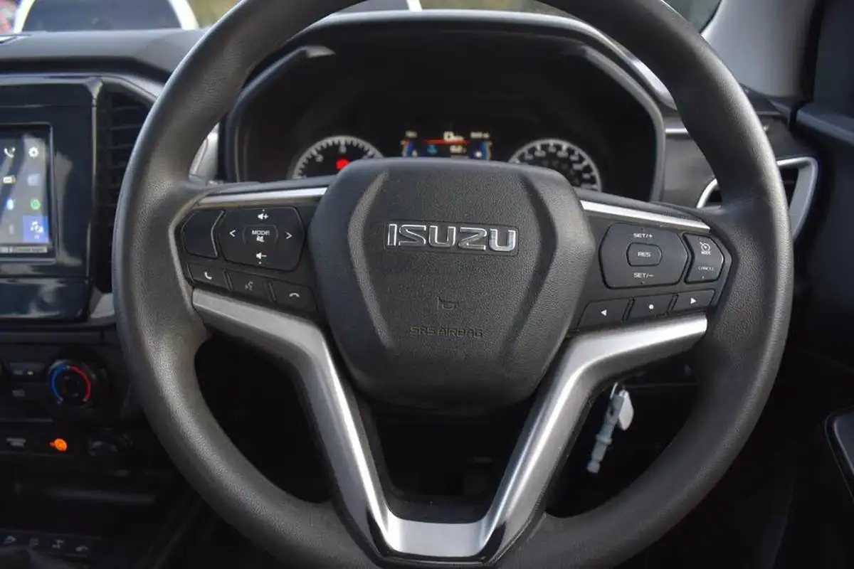 2021-isuzu-d-max-19td-dl20-double-pickup-big-24