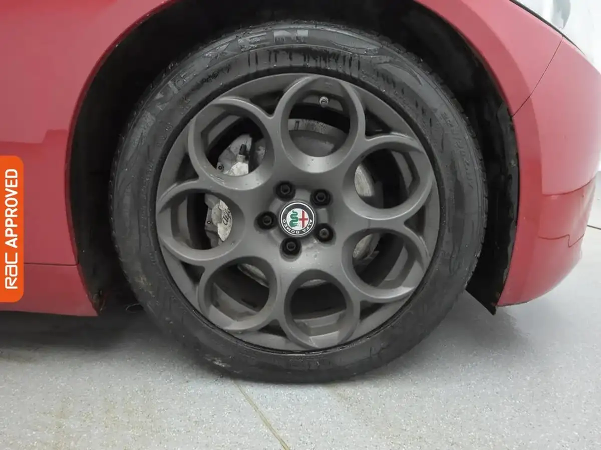 2018-alfa-romeo-giulia-20-super-big-30