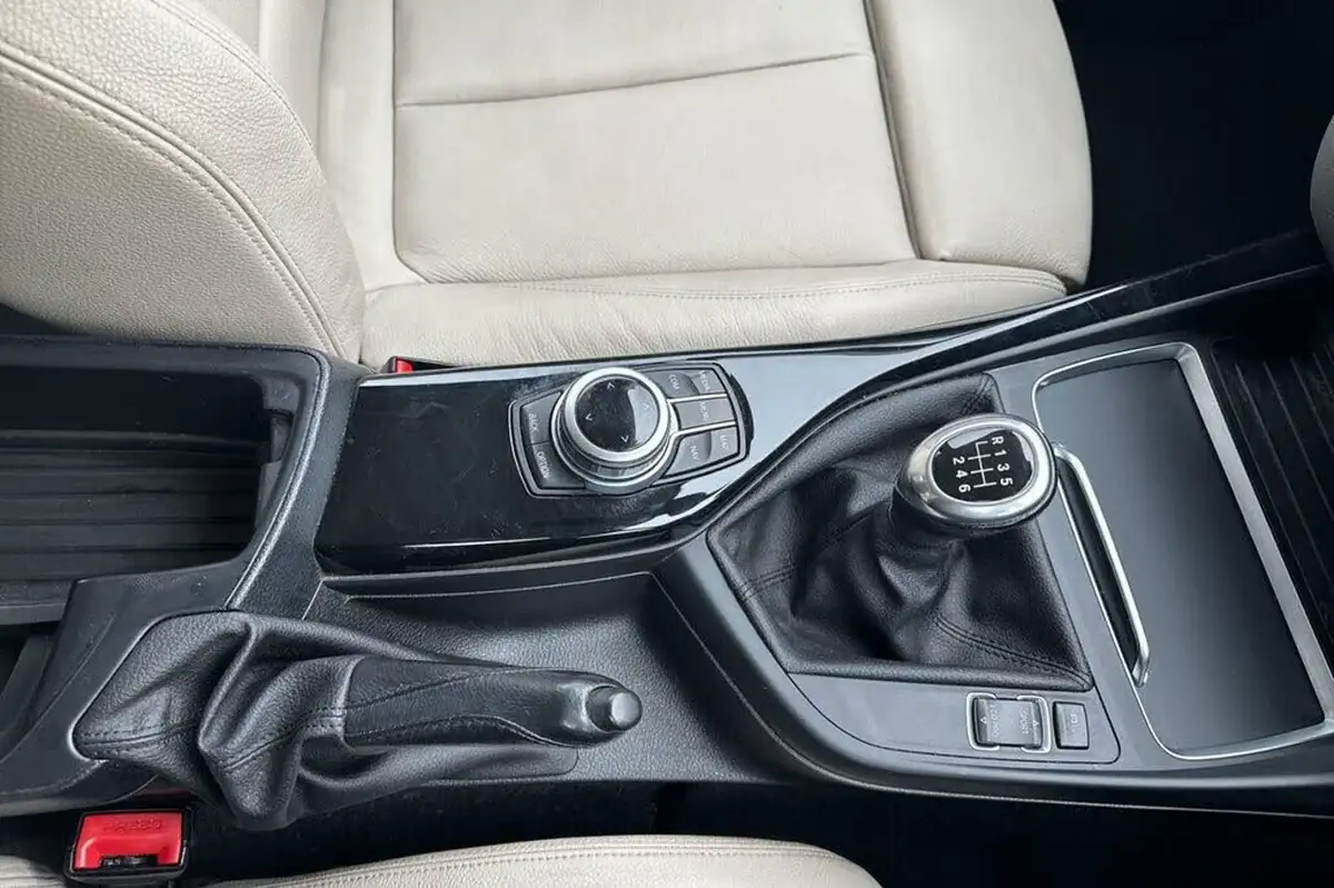2017-bmw-1-series-15td-116d-sport-5d-big-20
