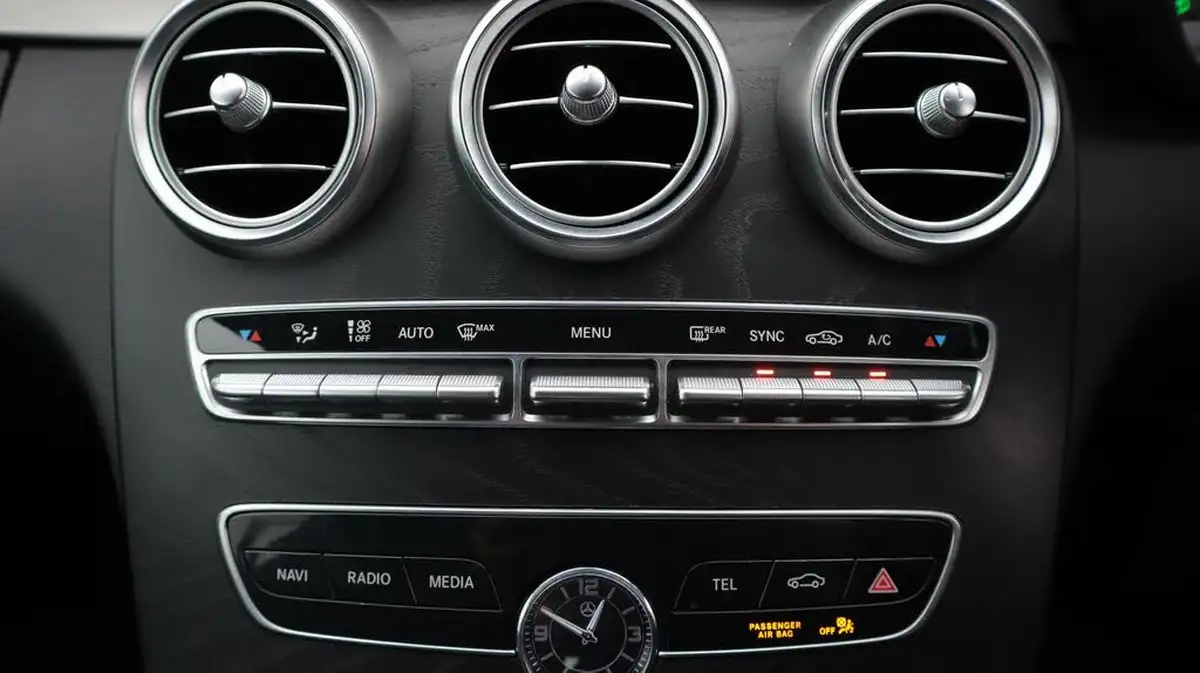 2019-mercedes-benz-c-class-20-c300-amg-line-coupe-2d-big-12
