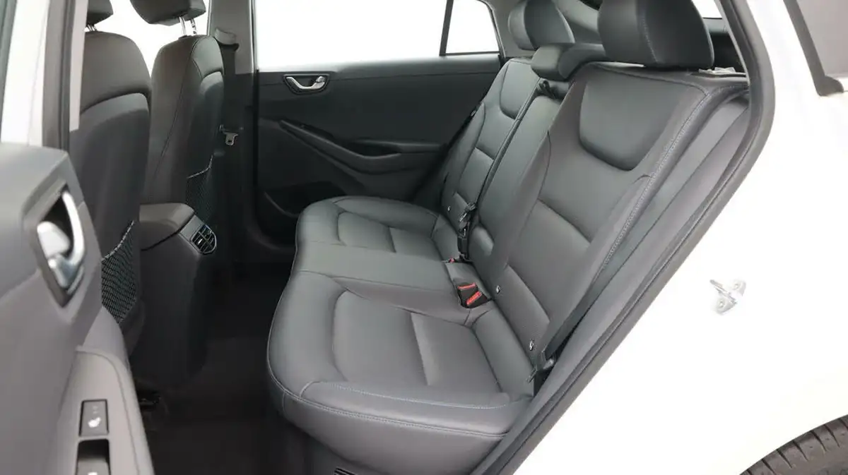 2019-hyundai-ioniq-16-gdi-premium-se-hybrid-big-16