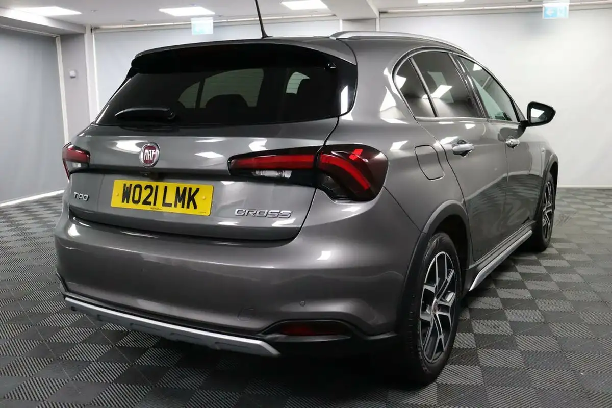 2021-fiat-tipo-10-cross-big-8