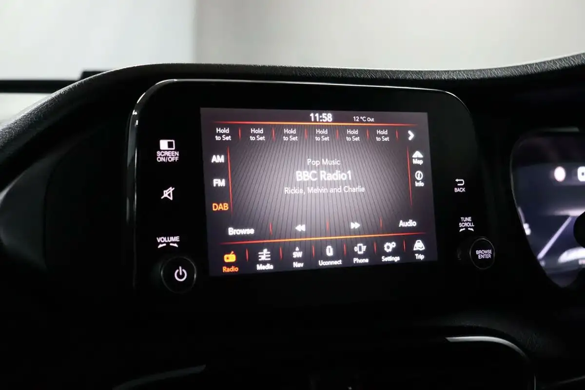 2021-fiat-tipo-10-cross-big-34
