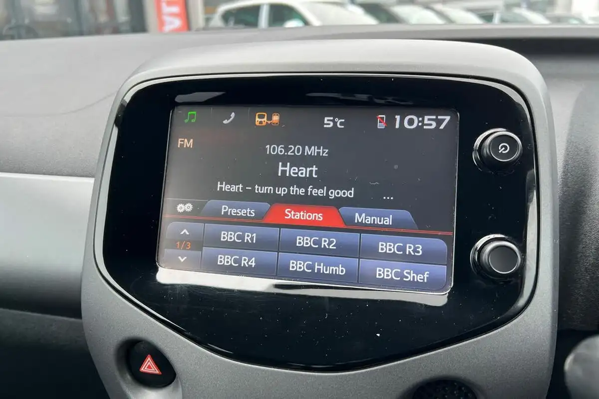 2018-toyota-aygo-10-vvt-i-x-plore-big-6