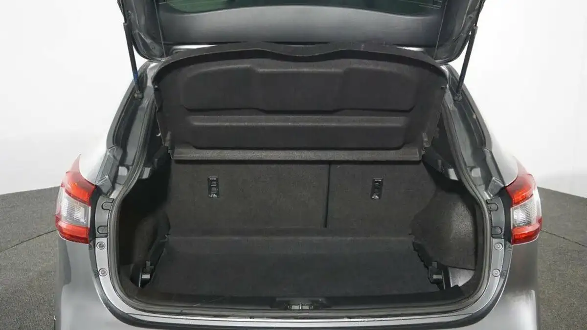 2017-nissan-qashqai-16dci-tekna-4x4-big-18