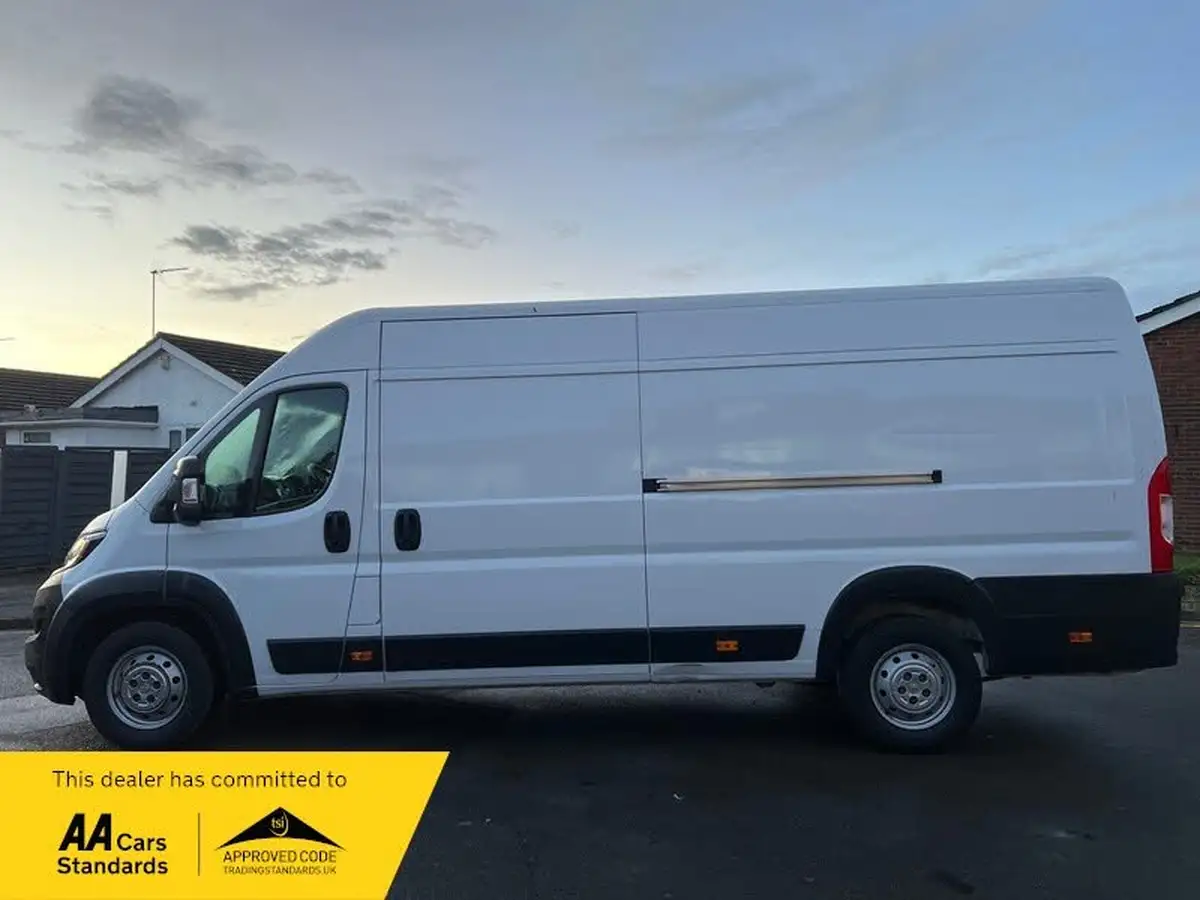 2021-peugeot-boxer-22-bluehdi-professional-435-l4-h2-140bhpeu6dt-big-6