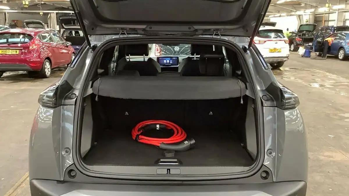 2024-peugeot-2008-suv-e-gt-136ps-50kwh-big-6