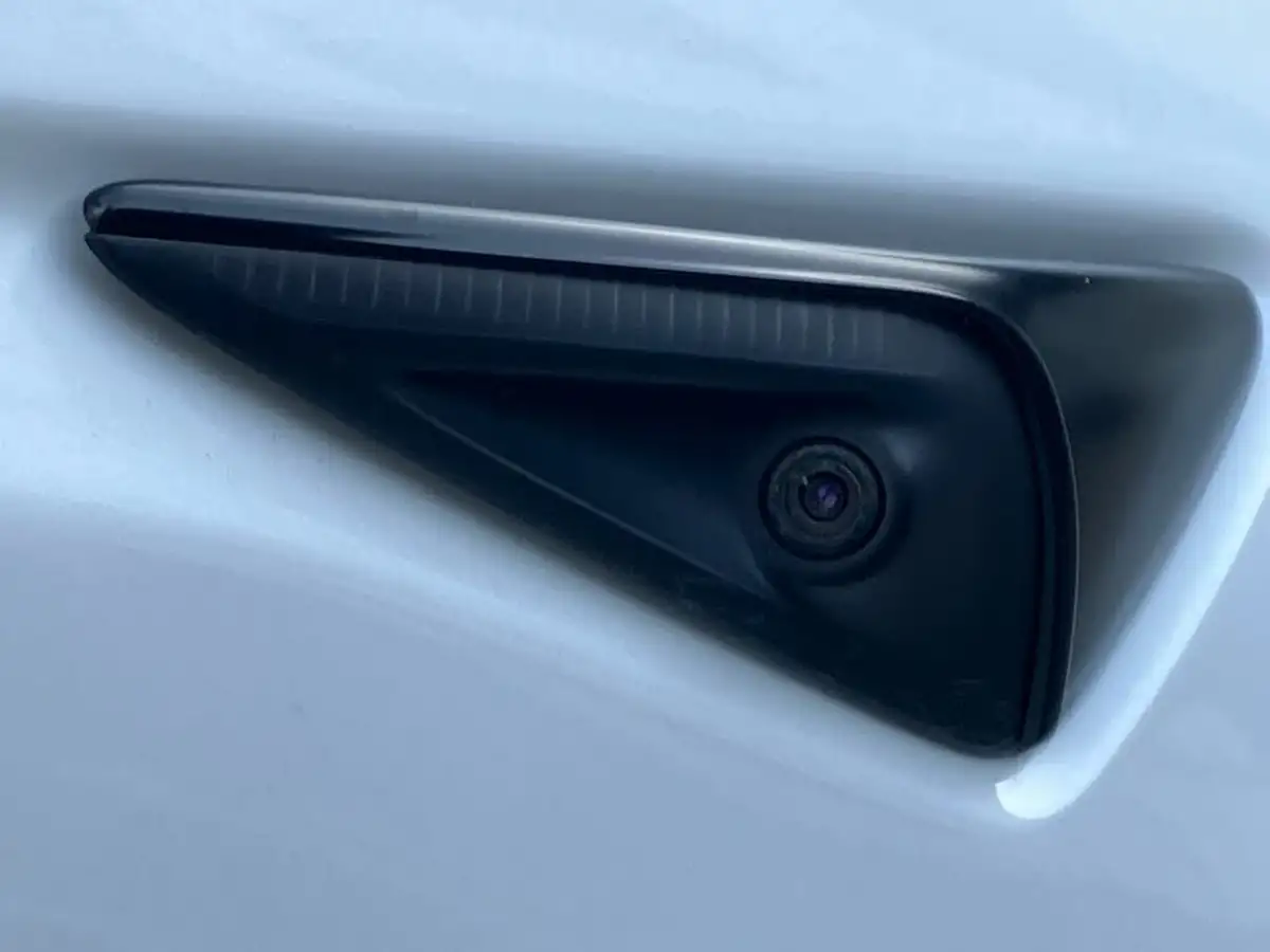 2023-tesla-model-y-e-rwd-big-41