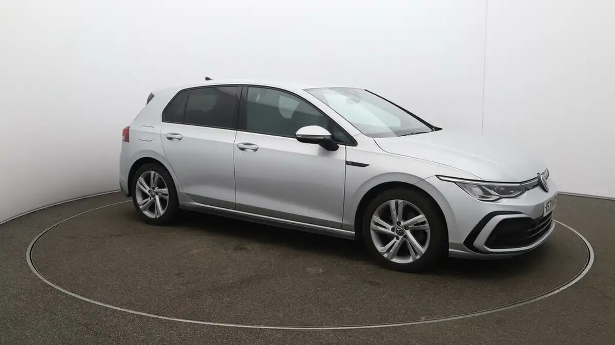 2022-volkswagen-golf-15-etsi-r-line-150ps-hatchback-big-37