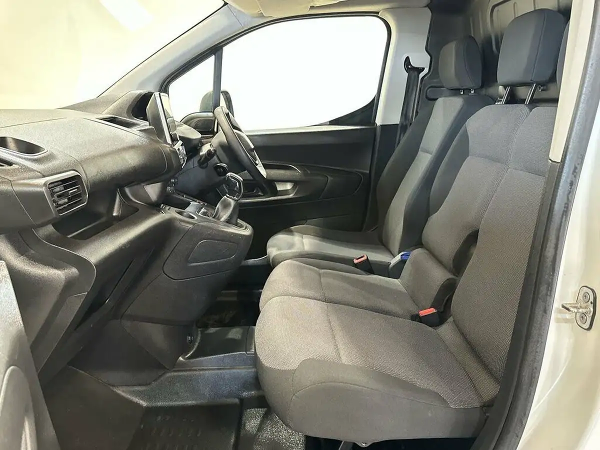 2021-peugeot-partner-15-bluehdi-1000-professional-100ps-eu6dt-panel-big-24