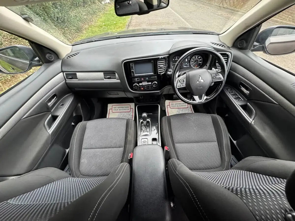2017-mitsubishi-outlander-22di-d-3-auto-big-8