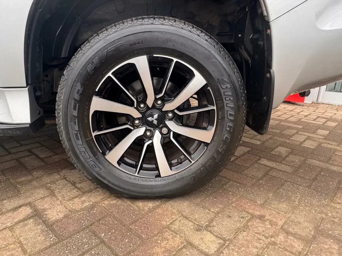 2021-mitsubishi-shogun-sport-24di-d-3-big-22
