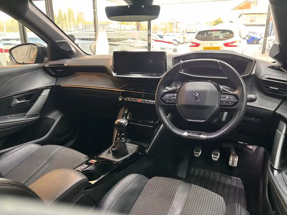 2022-peugeot-208-12-puretech-gt-100bhp-big-10
