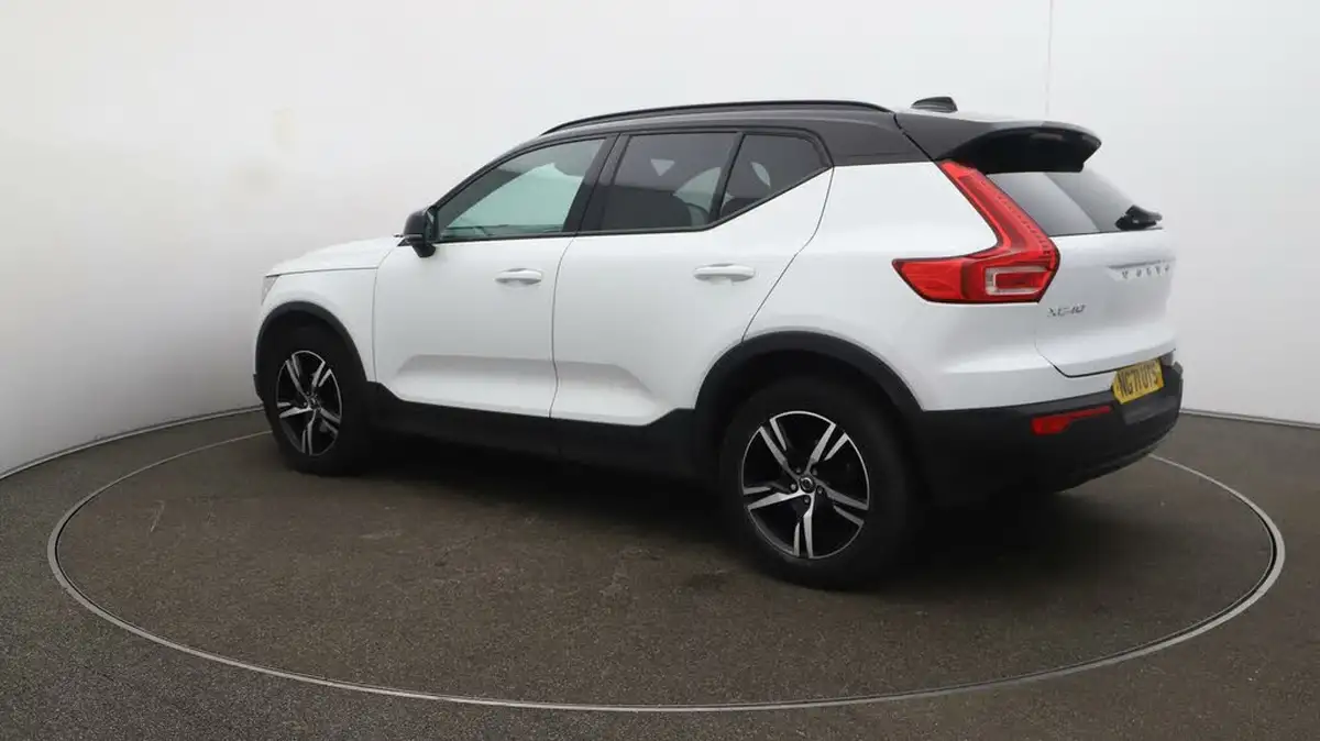 2022-volvo-xc40-15-t3-r-design-auto-big-27