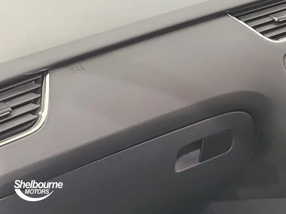 2019-skoda-octavia-16tdi-se-technology-estate-big-16