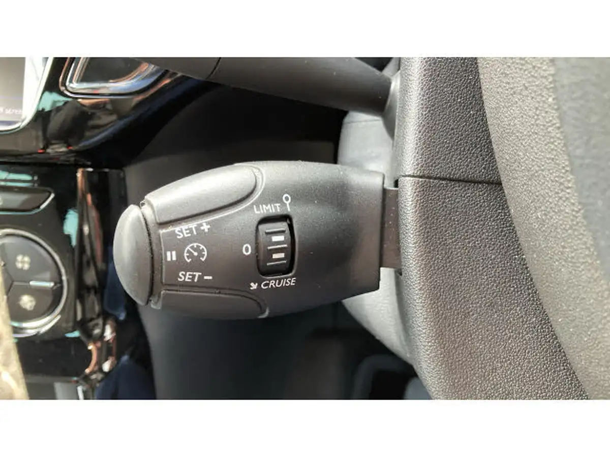 2018-ds-ds-3-12-puretech-connected-chic-110ps-ss-eat6-big-28