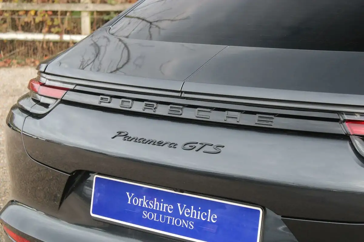 2019-porsche-panamera-40-v8-gts-hatchback-big-56