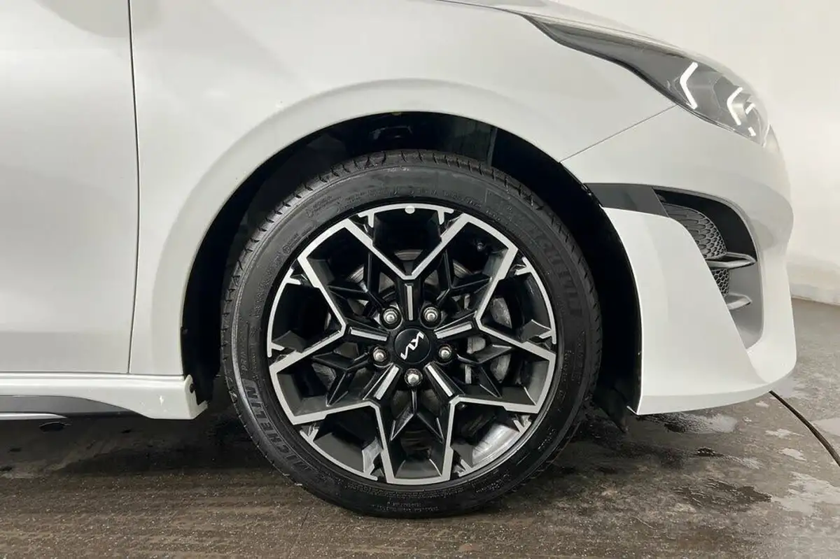2024-kia-ceed-15-t-gdi-gt-line-158bhp-big-13