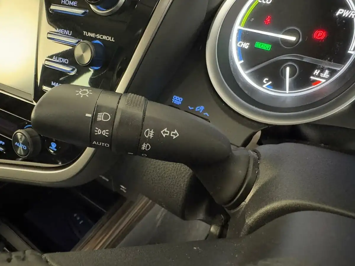 2020-toyota-camry-25-vvt-i-excel-big-31