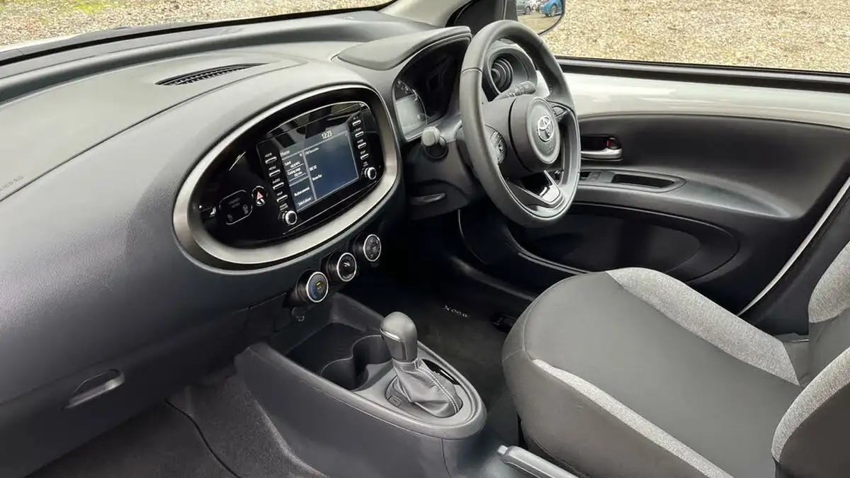 2023-toyota-aygo-x-10-vvt-i-pure-cvt-big-26
