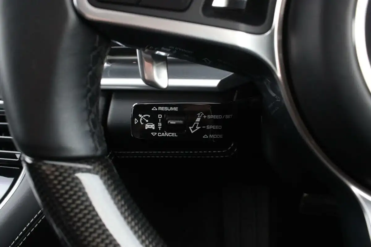 2019-porsche-panamera-40-v8-gts-hatchback-big-32
